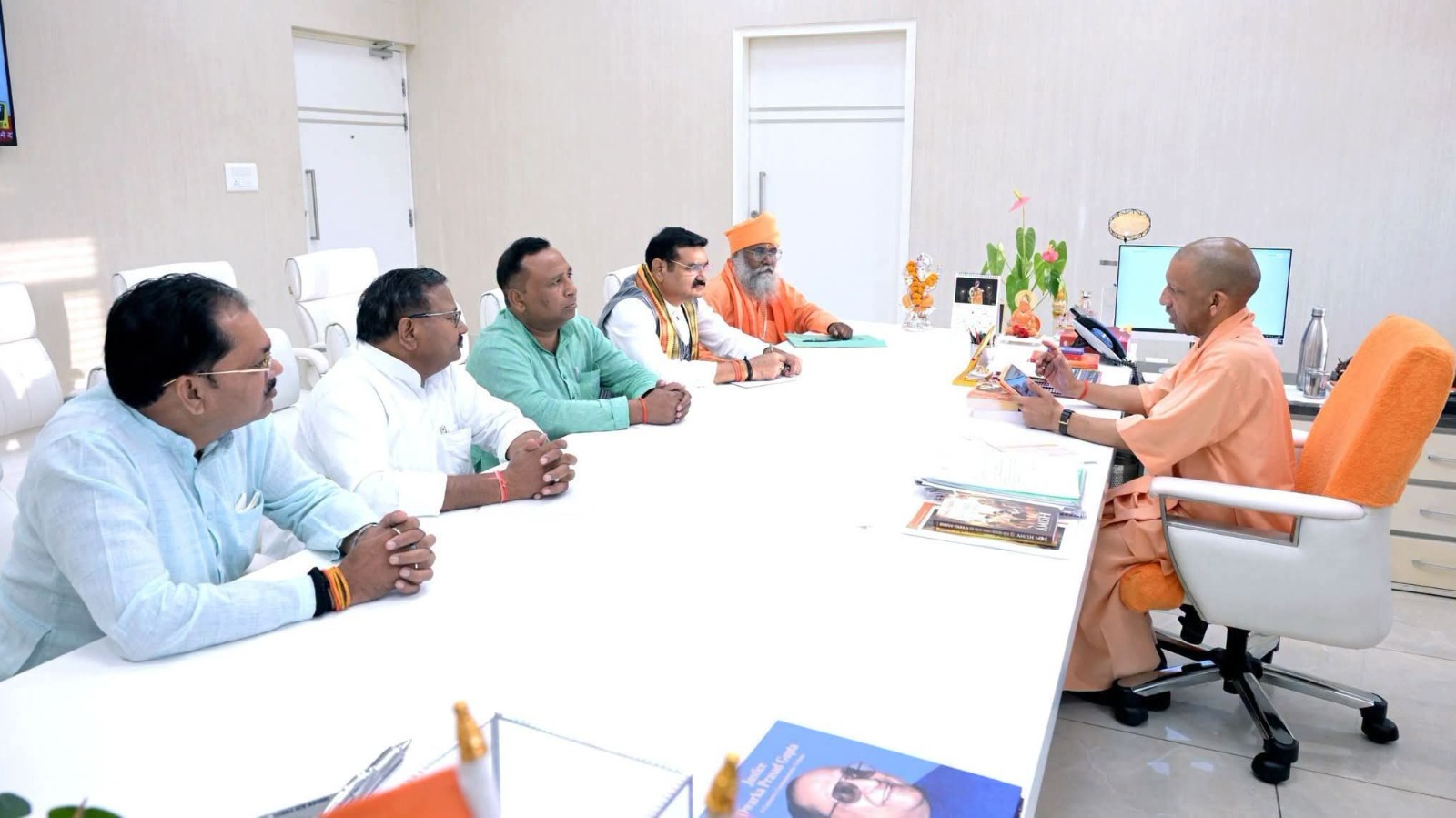 2027 की तैयारी में जुटी भाजपा, पीलीभीत के चारों विधायक और जिलाध्यक्ष की सीएम योगी से मुलाकात