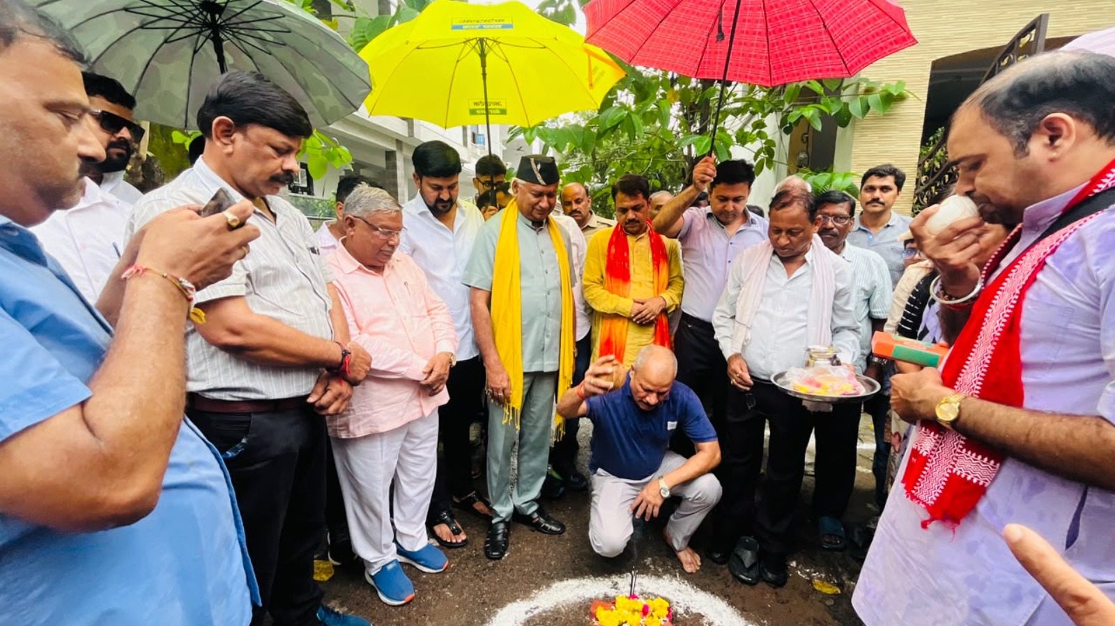 जानकीपुरम में सड़क, पार्क व अयोध्या दास वार्ड में नाला निर्माण कार्यों का विधायक डॉ. नीरज बोरा ने किया भूमि पूजन