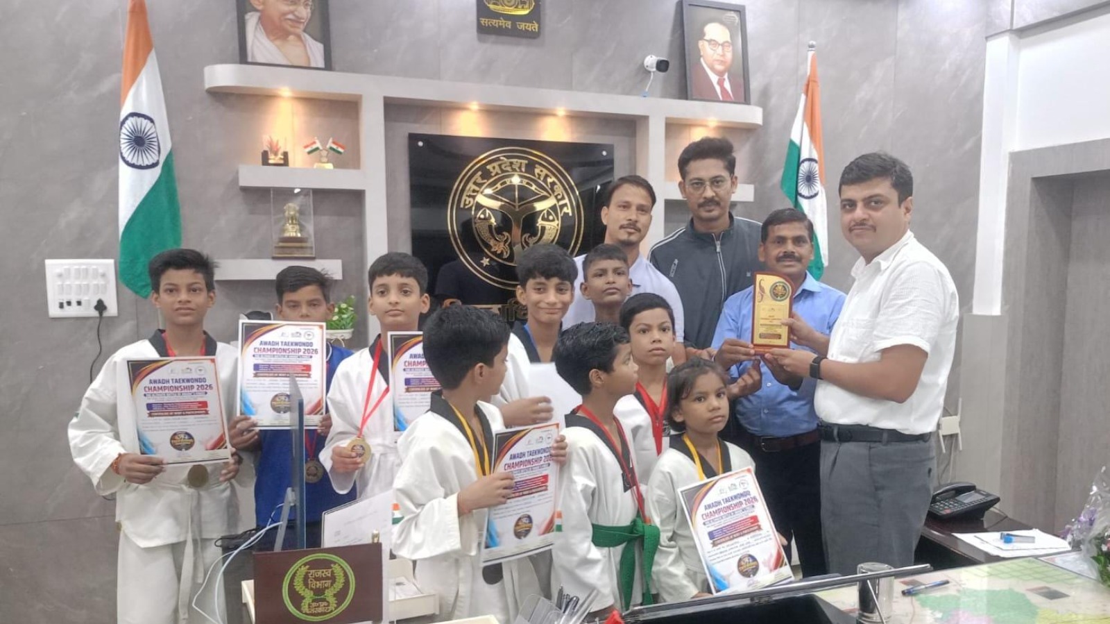 अवध ताइक्वांडो चैंपियनशिप के पदक विजेता खिलाड़ियों का सम्मान