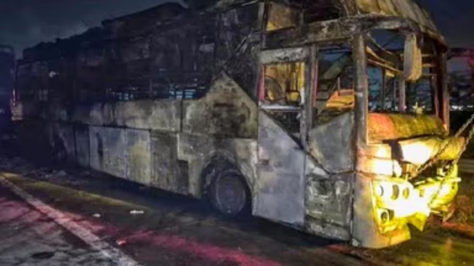 ग्रेटर नोएडा बस अग्निकांड: यमुना एक्सप्रेसवे पर स्लीपर बस में आग से नौ लोग जिंदा जले