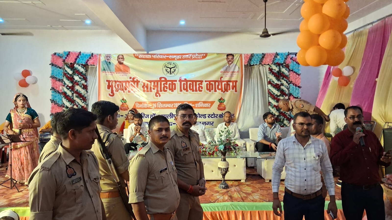 60 जोड़ों ने थामा एक-दूसरे का हाथ, वैदिक मंत्रोच्चार के बीच हुआ सामूहिक विवाह