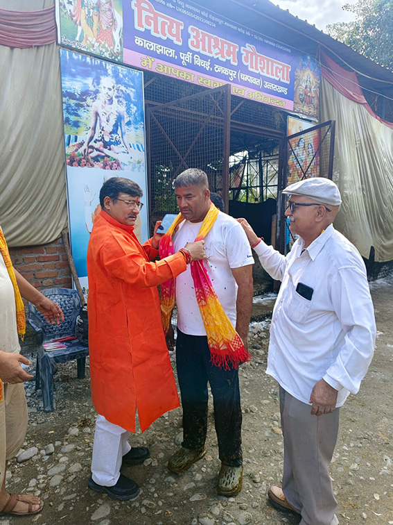 जल पुलिस जवान की गौसेवा को गौ सेवा आयोग अध्यक्ष ने सराहा