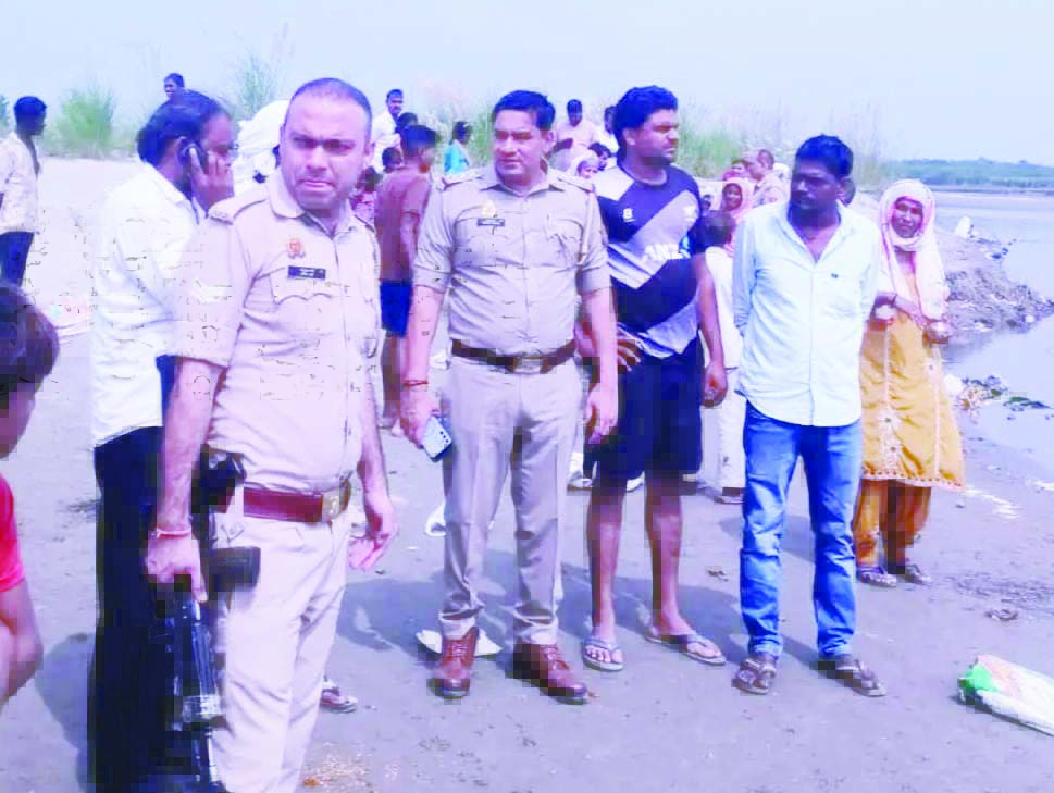 यमुना में डूबे 11वीं के छात्र विमल का 31 घंटे बाद भी सुराग नहीं, विवेक को बचाया