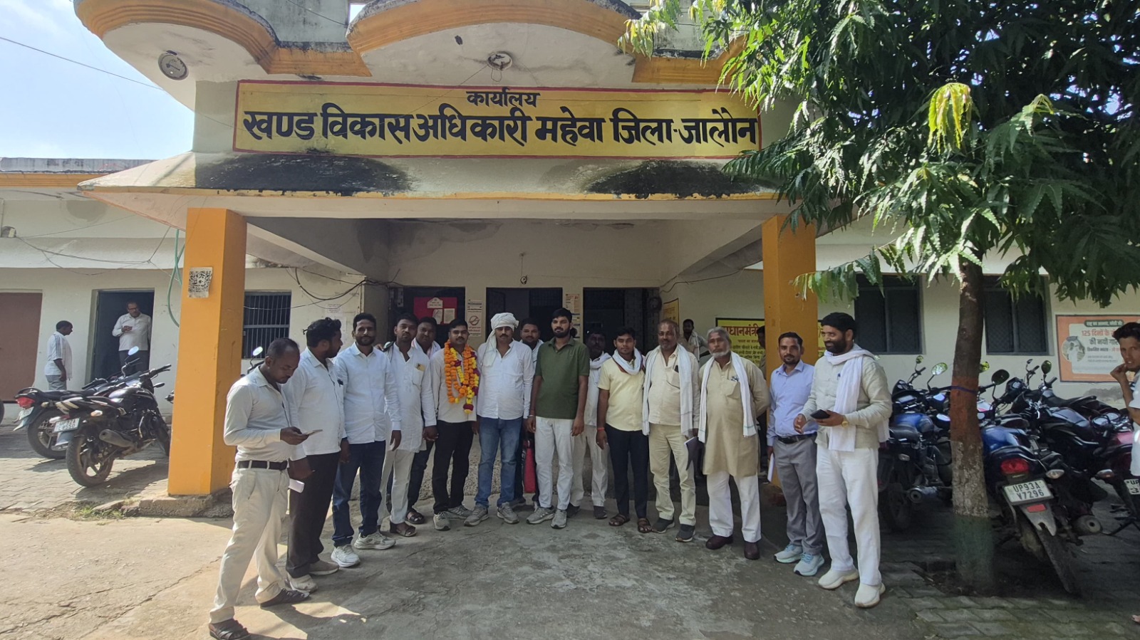 नि.वर्तमान प्रधान/प्रशासक संघ महेवा के अध्यक्ष बने पवनदीप निषाद