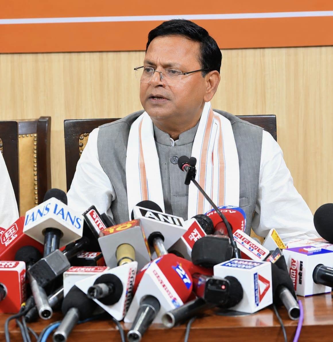 भाजपा ने विपक्ष पर संवैधानिक संस्थाओं को बदनाम करने का आरोप लगाया