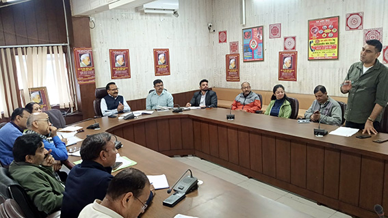 नैनीताल में 70वीं दुर्गा पूजा की तैयारियां तेज, डीएम ने अफसरों को सौंपी जिम्मेदारियां