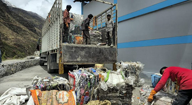 चारधाम में 798 टन कचरा, हिमालयी पर्यावरण पर बढ़ा संकट