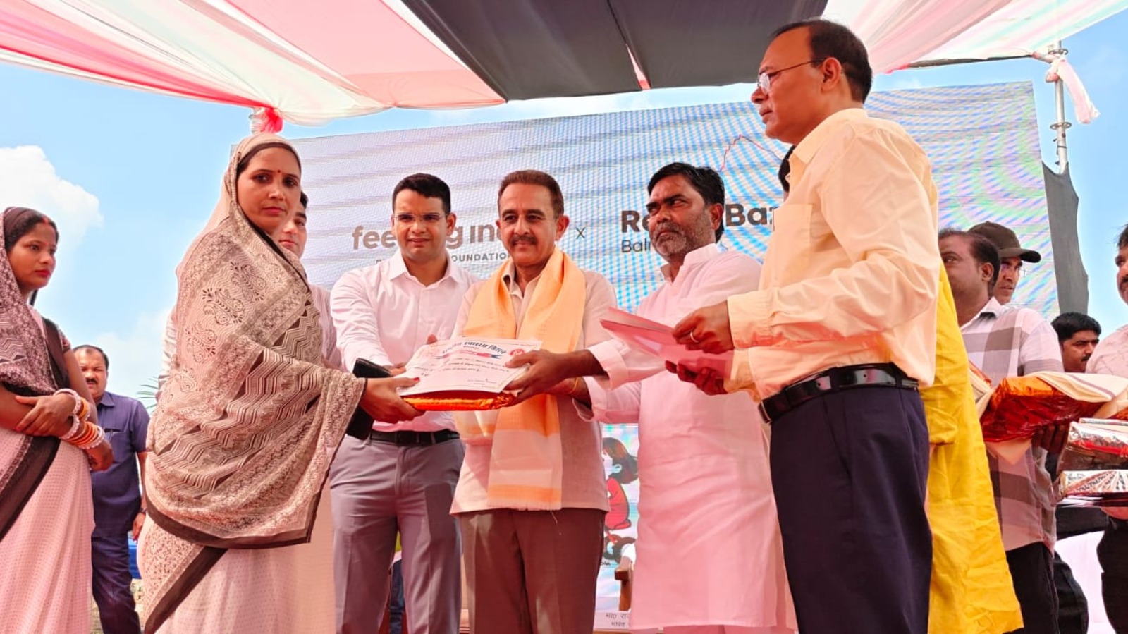 सेवा संकल्प अभियान के अंतर्गत उत्कृष्ट कार्य करने वाली आशाओं को केंद्रीय राज्यमंत्री ने किया सम्मानित