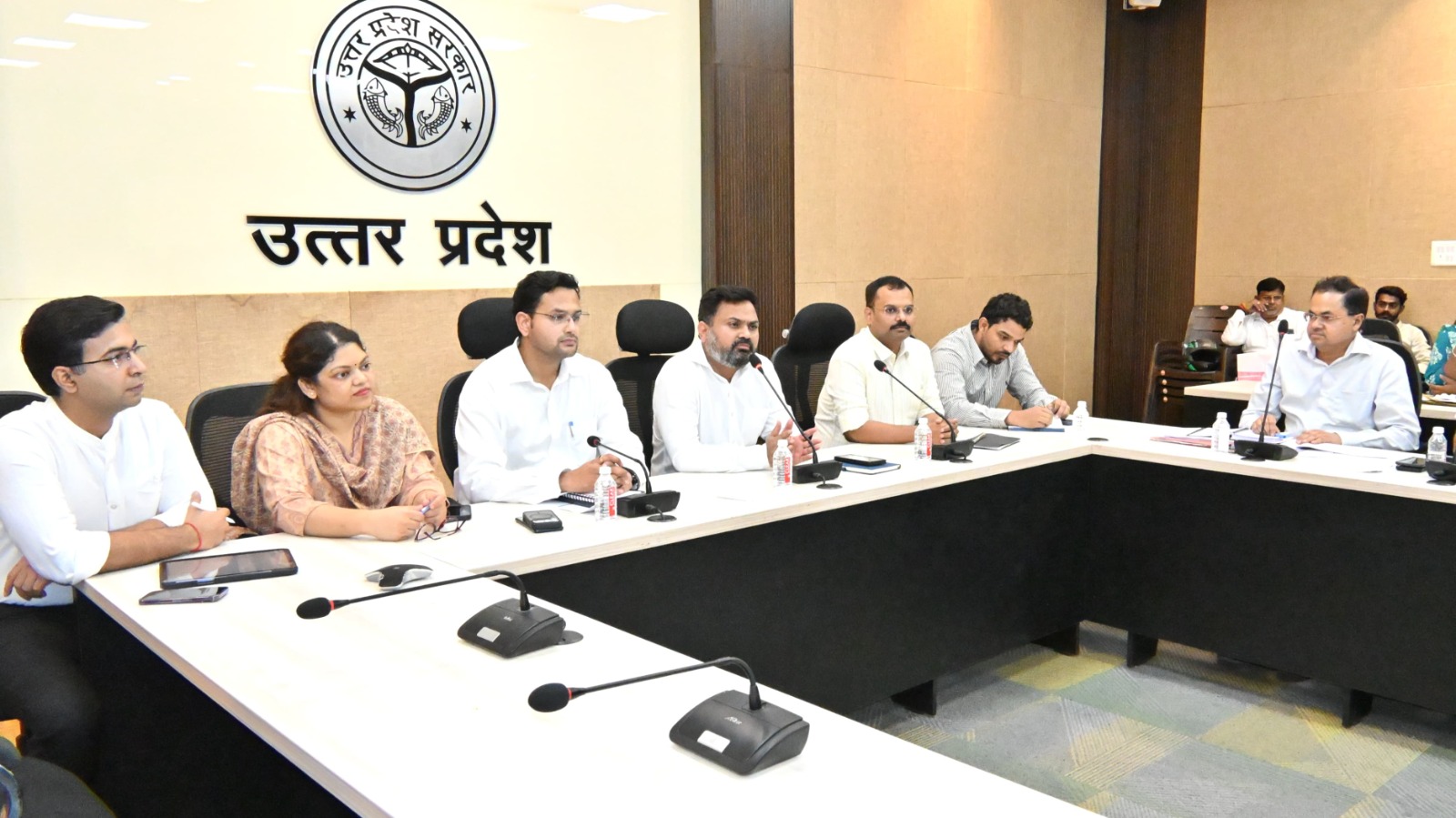 दीपावली से पहले शहर की सड़कें हों दुरुस्त, स्ट्रीट लाइट से जगमग हों प्रमुख मार्ग