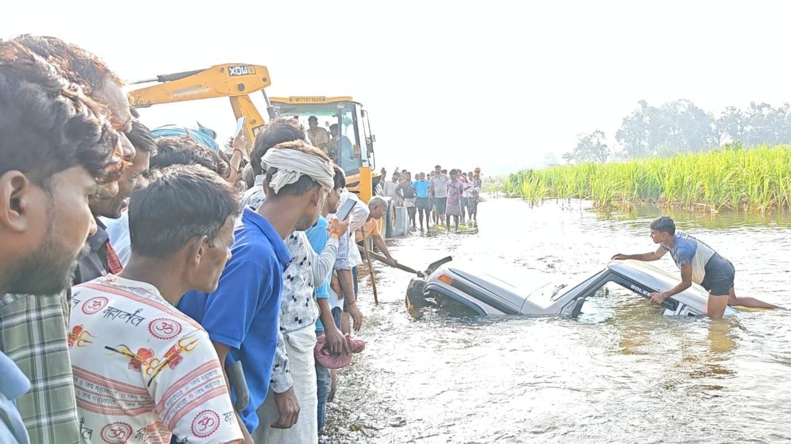 मौत के मुंह से 5 बच्चों को खींच लाया रामू कश्यप, प्रधान ने किया सम्मान