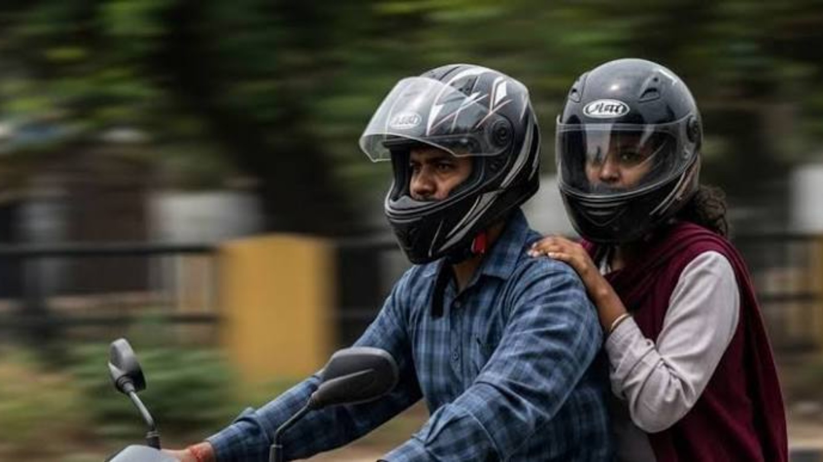 उत्तर प्रदेश में पिलियन राइडर्स के लिए हेलमेट नियमों के सख्त प्रवर्तन का टू-व्हीलर हेलमेट मैन्युफैक्चरर्स एसोसिएशन ऑफ इंडिया ने किया स्वागत