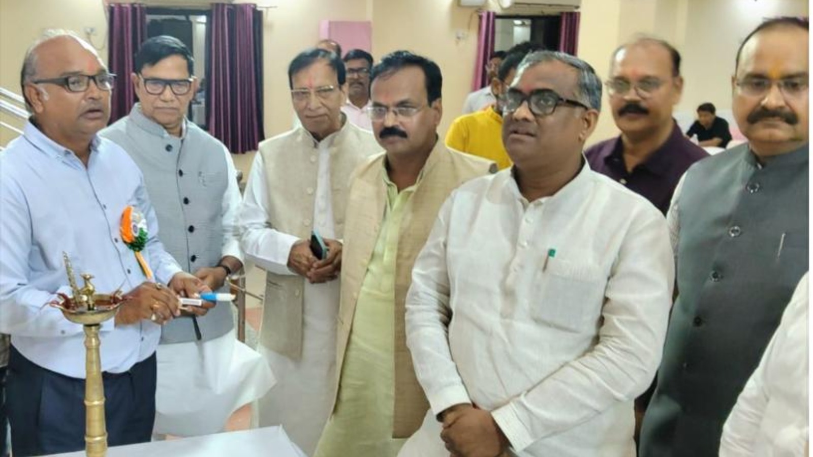 कविता में गूंजा माटी का दर्द, देर रात तक तालियों से गूंजा सभागार