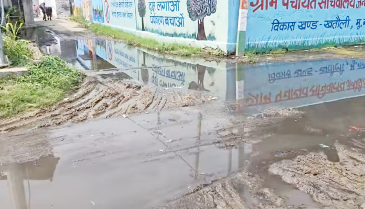 जंधेड़ी जाटान में जलभराव से ग्रामीण बेहाल, मुख्यमंत्री तक पहुंची शिकायत
