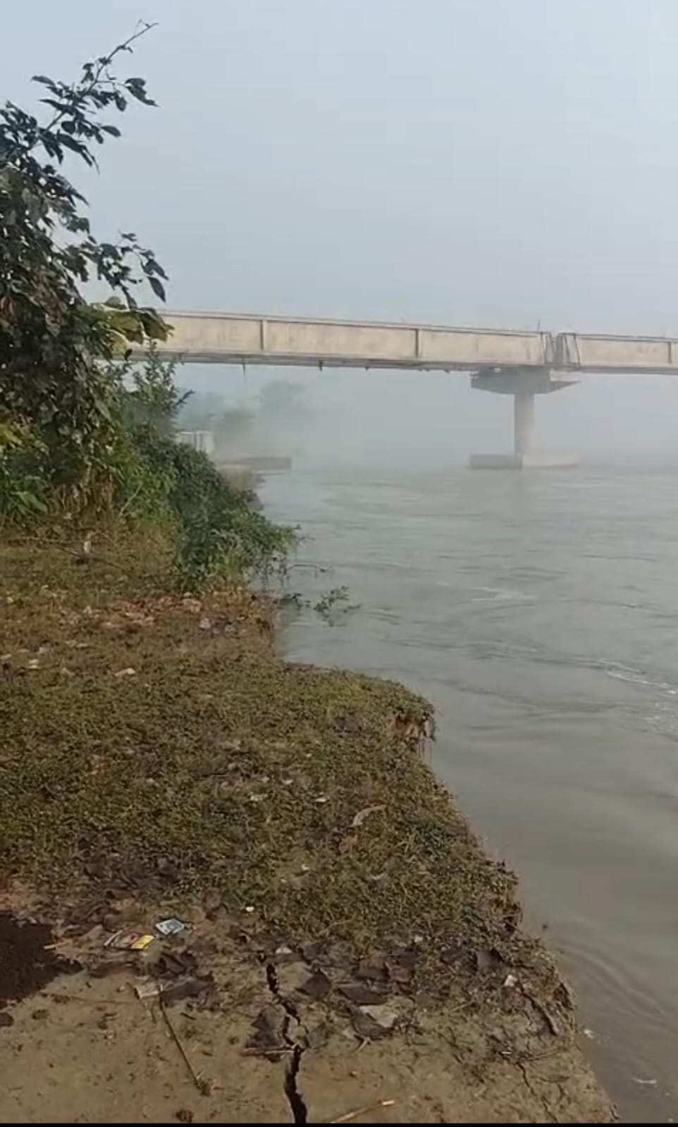 धनाराघाट पर शारदा का रौद्र रूप, आठ एकड़ ज़मीन नदी में समाई