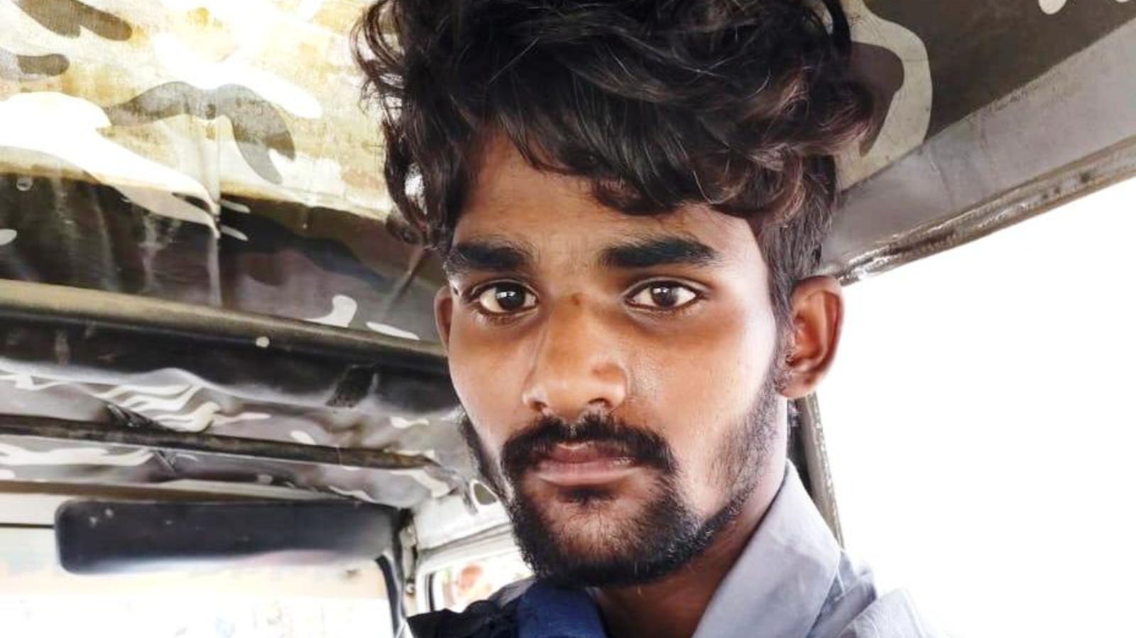 ऊंचाई पर बैठा इश्क, नीचे खड़ी रही पुलिस