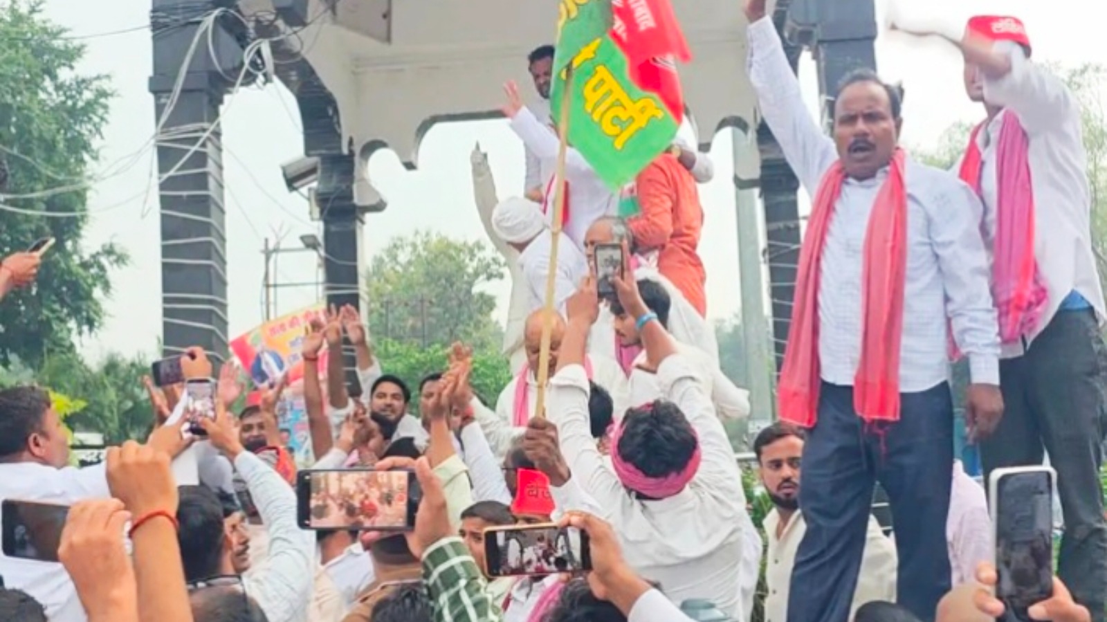 सपाइयों ने किया प्रदर्शन