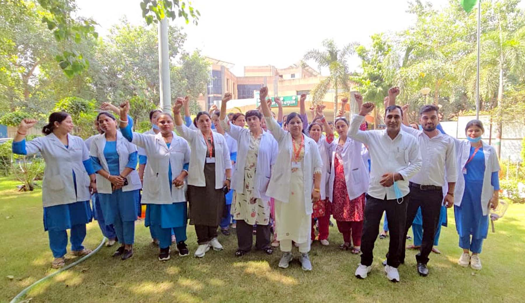 नर्सिंग ऑफिसर्स बोलीं...ऑनलाइन ट्रांसफर पॉलिसी उन्हें घर से बेघर करने जैसी
