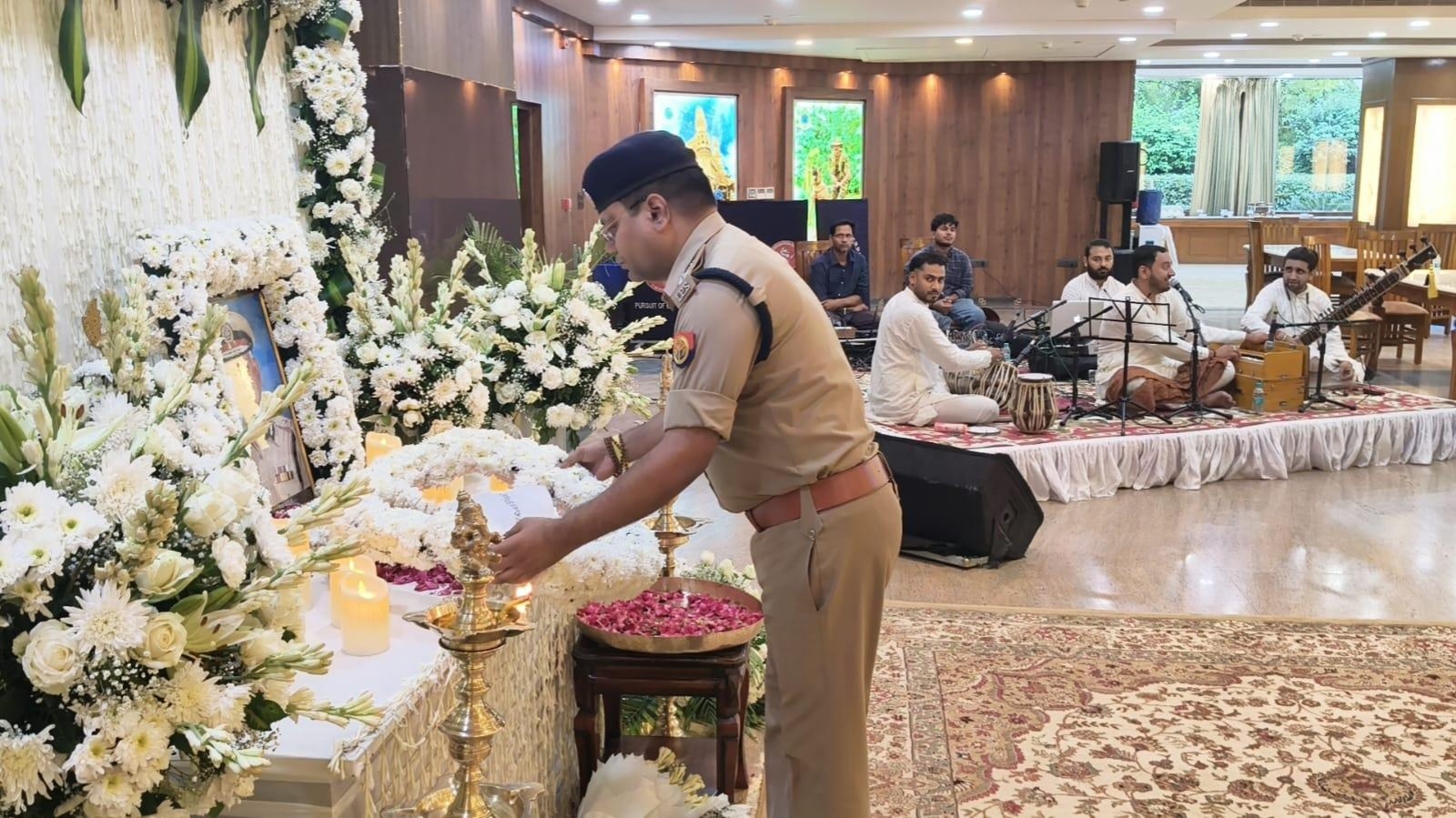 आईपीएस अधिकारी डॉ. त्रिनाथ मिश्रा के निधन पर पुलिस ने दी भावभीनी श्रद्धांजलि