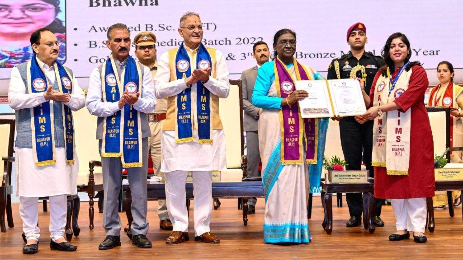 राष्ट्रपति द्रौपदी मुर्मु ने एम्स बिलासपुर के पहले दीक्षांत समारोह में 92 डॉक्टरों को दी डिग्री