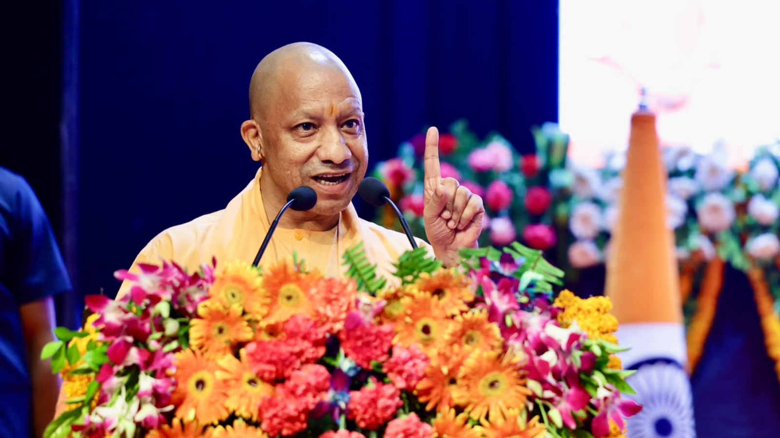 त्योहारों पर सुरक्षा को लेकर CM योगी सख्त, आज शाम 7 बजे सभी जिलों के अधिकारियों के साथ करेंगे मंथन