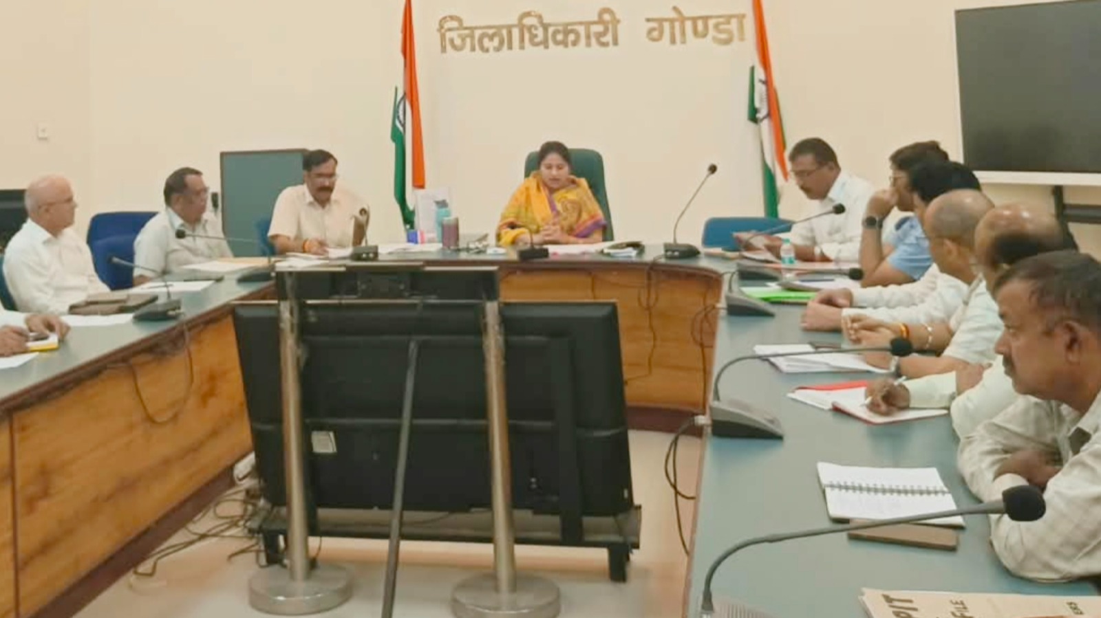 गन्ना मूल्य भुगतान में लाएं तेजी: जिलाधिकारी