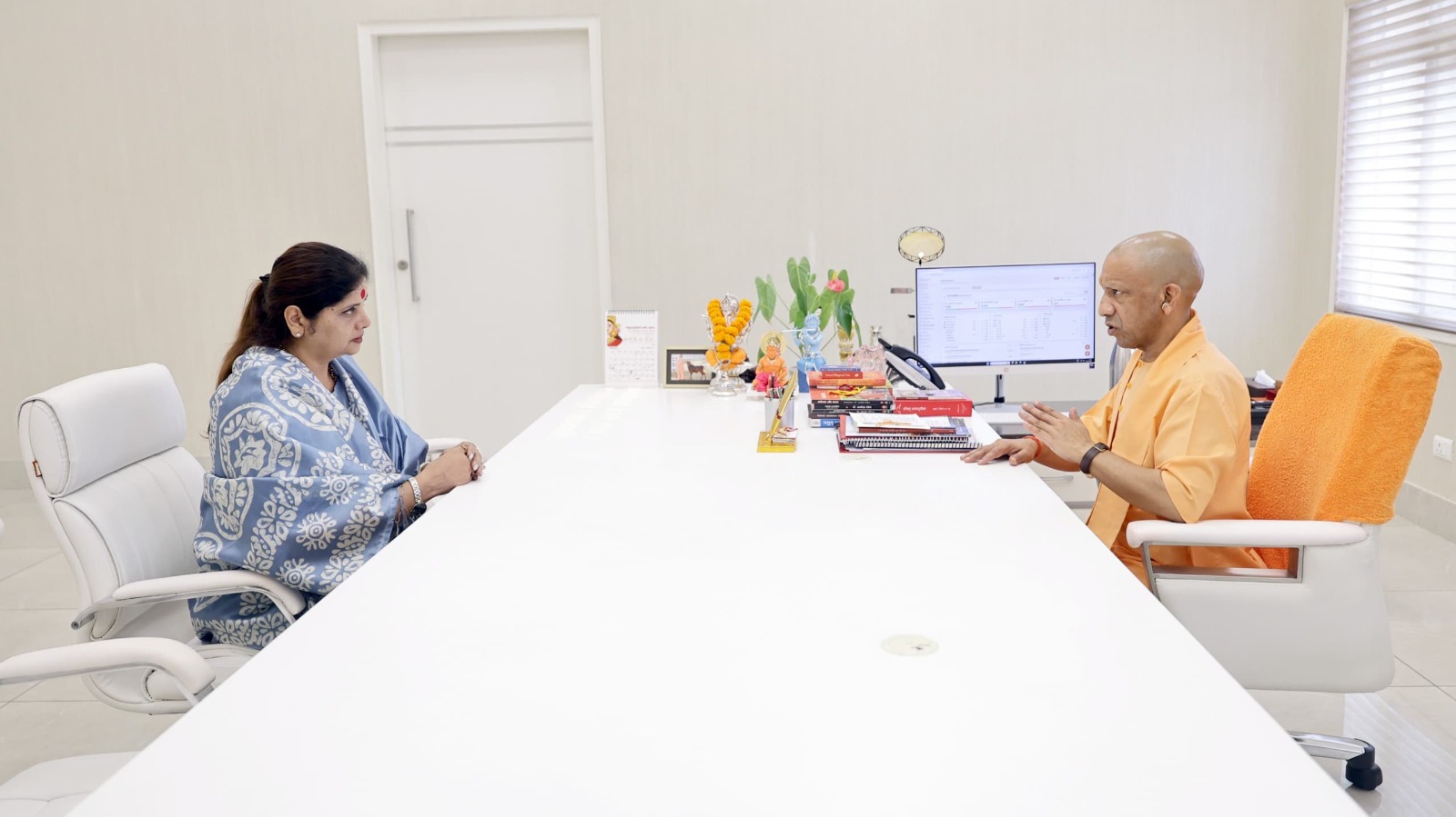 एप के जरिए ऑनलाइन कनेक्ट होगी हर महिला, क्यूआर स्कैन करते ही कर सकेंगी शिकायत