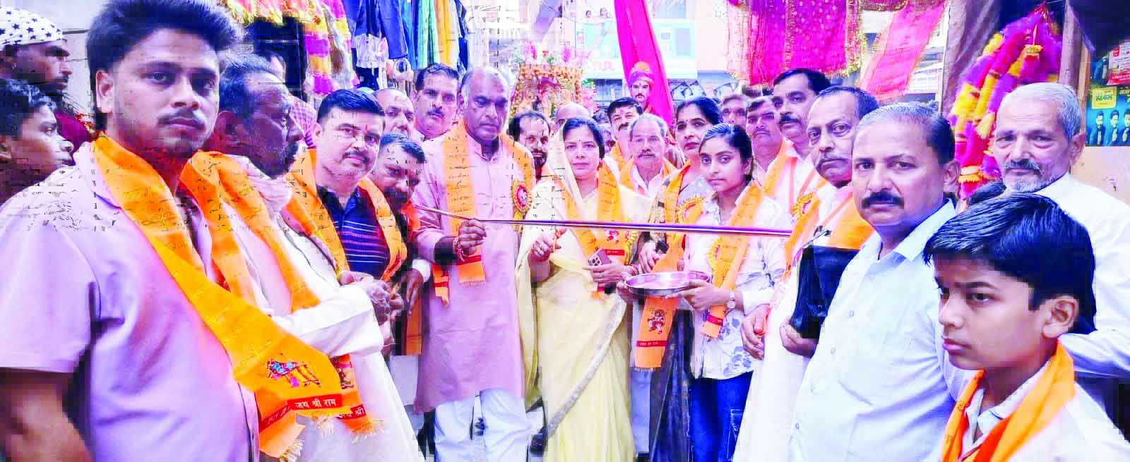 ठाठ-बाट से नगर में निकली श्रीराम बारात