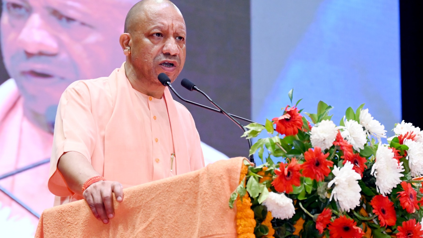 किसानों को 10 दिन में मुआवजा, 9.18 लाख खातों में ₹493 करोड़ ट्रांसफर; गोरखपुर से योगी ने सपा-कांग्रेस पर बोला हमला