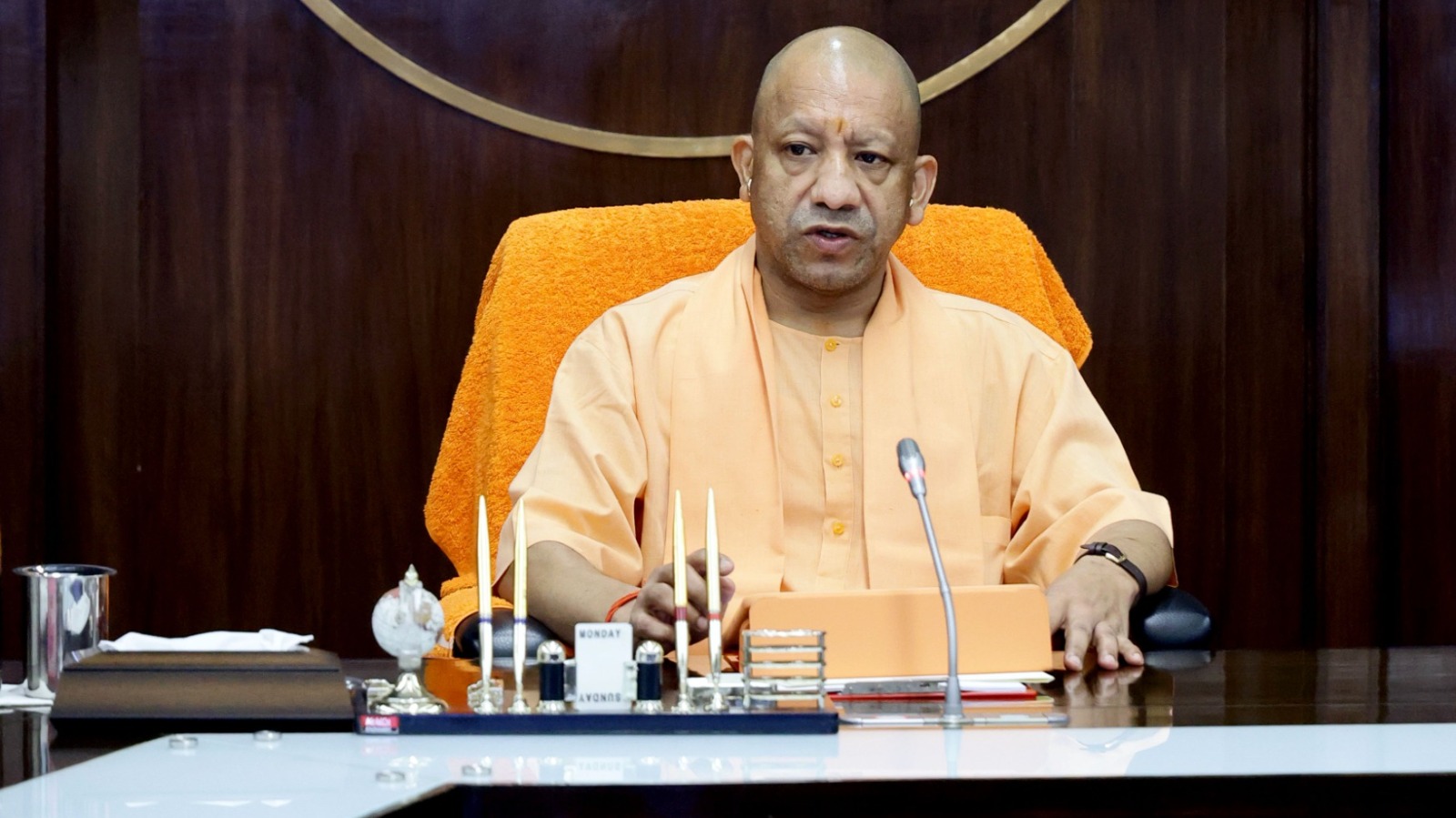 बरेली पुलिस लाइन में ग्राम प्रहरी सम्मान समारोह को मुख्यमंत्री योगी आदित्यनाथ ने किया संबोधित, उत्कृष्ट कार्य करने वालों का सम्मान