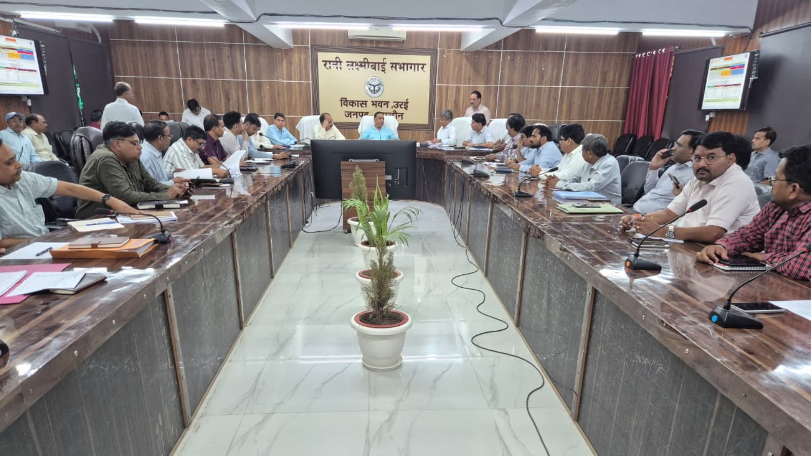 विकास योजनाओं में लापरवाही मिली तो जिम्मेदारों पर कार्यवाही होगी