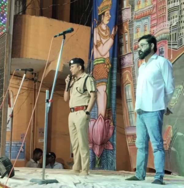 रामलीला के मंच से साइबर ठगों पर वार, पुलिस ने निकाला जागरूकता का नया तरीका