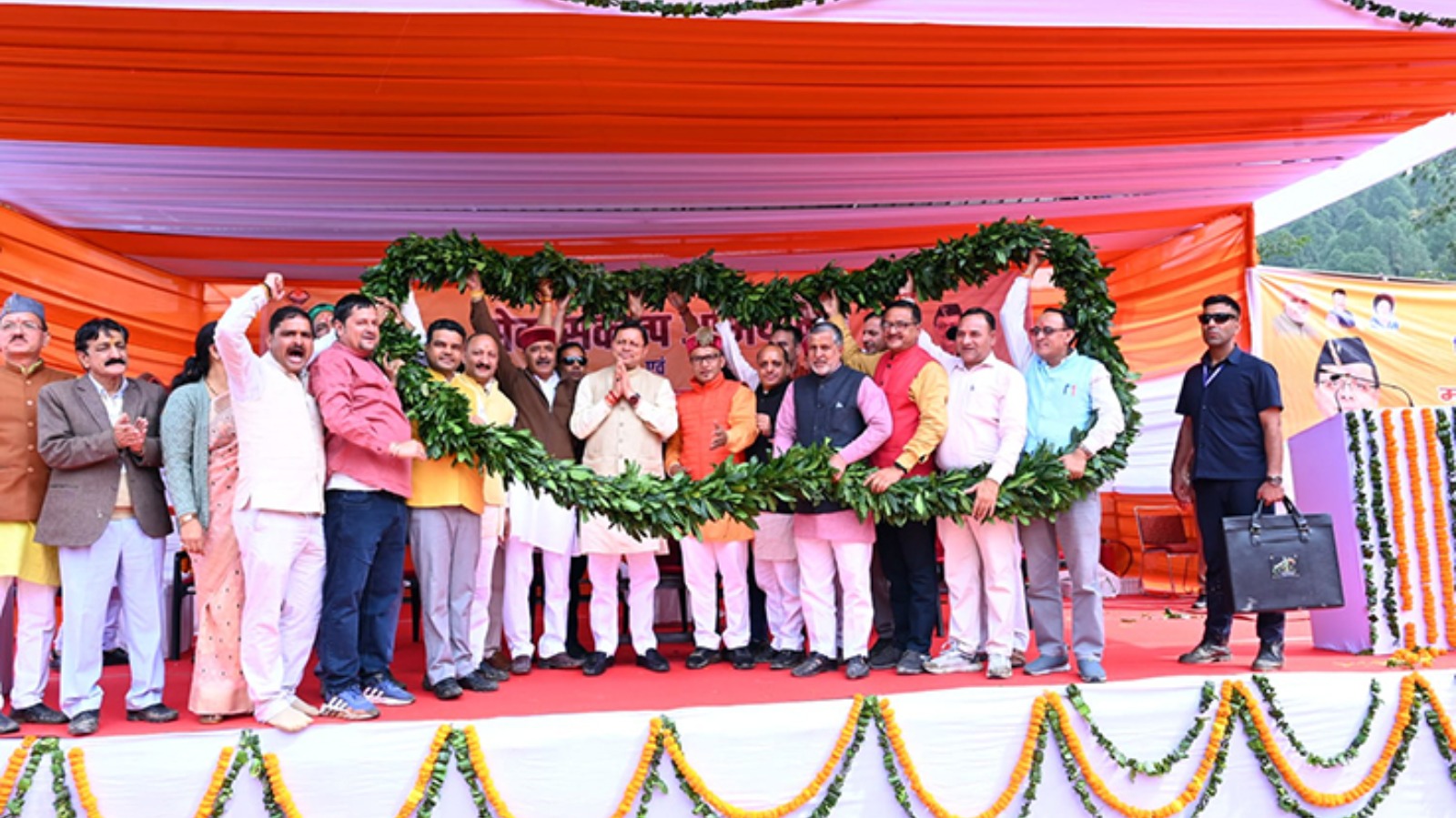 मुख्यमंत्री धामी ने बर्नीगाड़ को दी 215 करोड़ से अधिक की विकास योजनाओं की सौगात