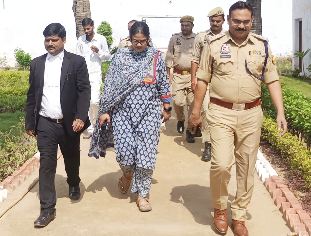 जेल निरीक्षण में सुनी बंदियों की समस्याएं, दिये निर्देश