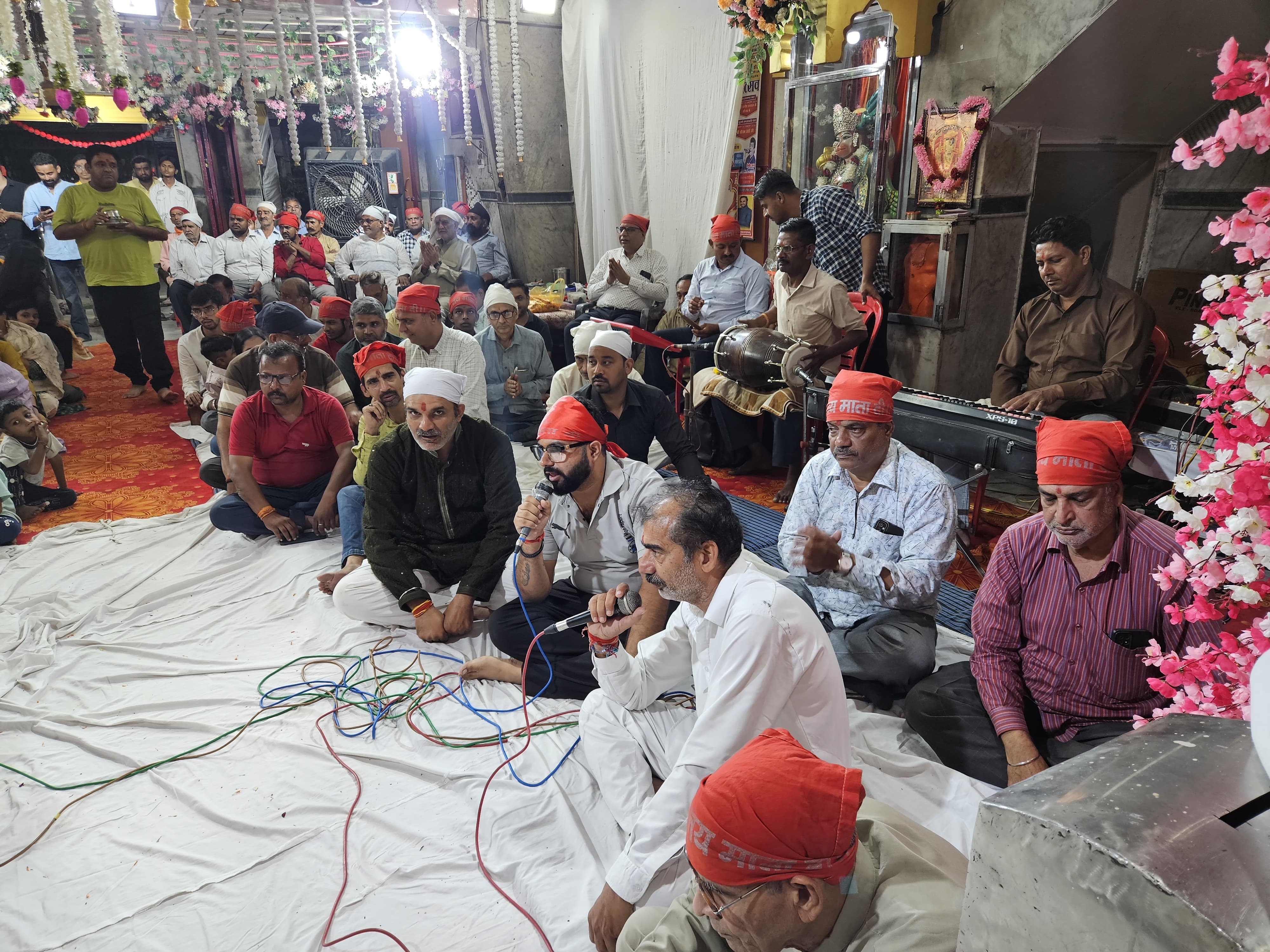 जब जिद में आ गई पार्वती, समझाने पहुंचे सप्तऋषि’ भजन पर झूमे श्रद्धालु