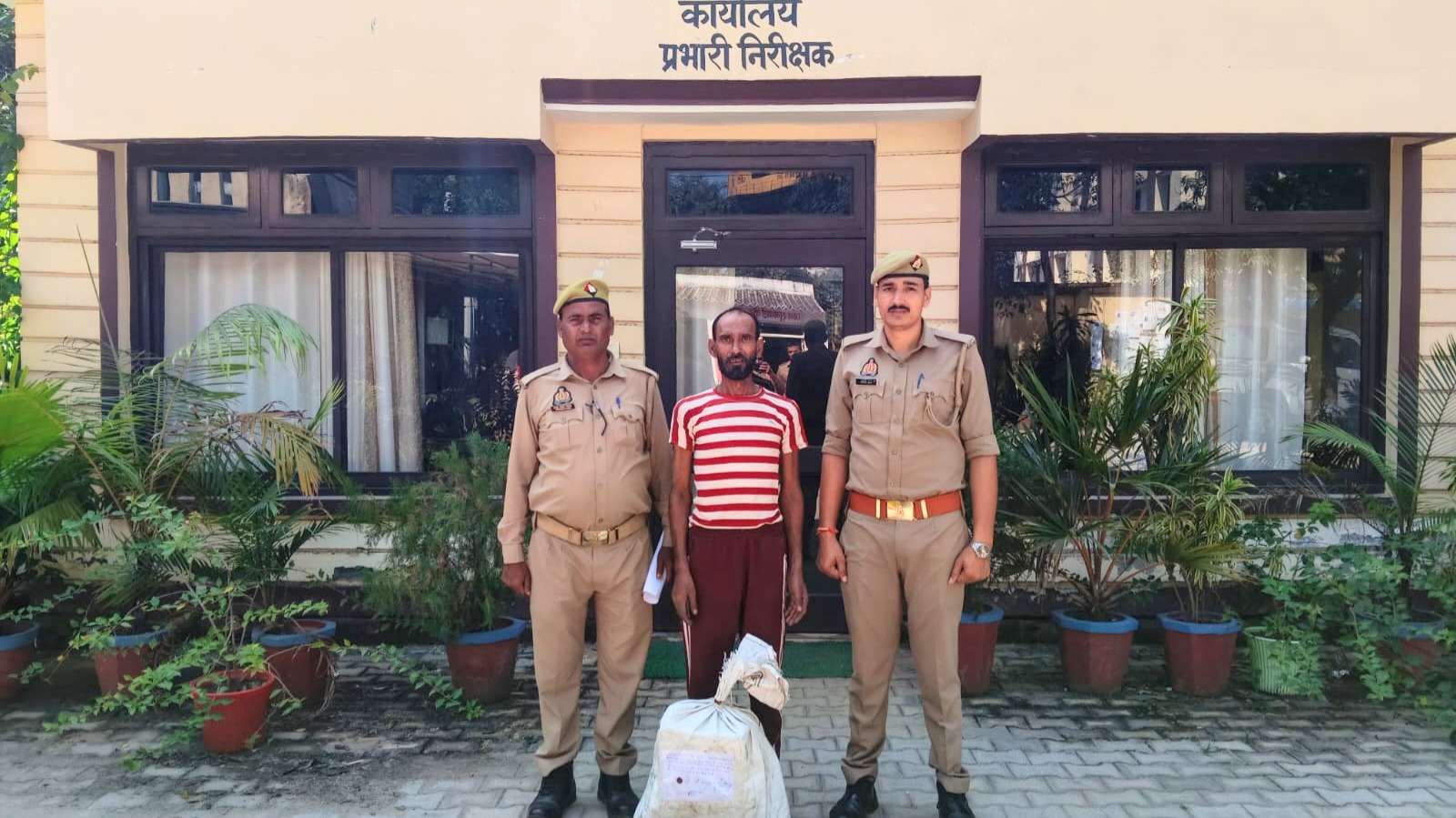 बीएसएनएल भवन में चोरी करते रंगे हाथ पकड़ा गया आरोपी, गिरफ्तार