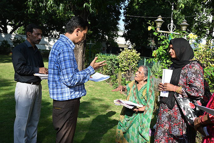 जनसुनवाई में कुमाऊं कमिश्नर सख्त, भूमि विवाद से लेकर सड़क निर्माण तक के मामलों की सुनवाई