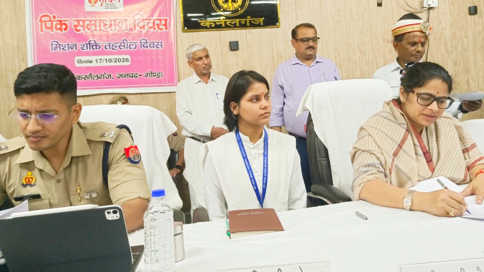 12वीं की छात्रा सृष्टि बनीं एक दिन की डीएम