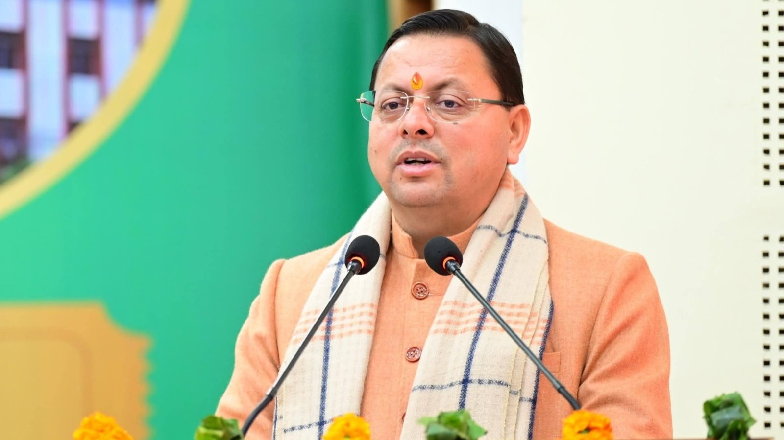 धामी सरकार की CMSSY योजना का यूपी में भी हो सकता है विस्तार! 60 हजार श्रमिकों की स्वास्थ्य जांच के मॉडल का अध्ययन करने पहुंची टीम