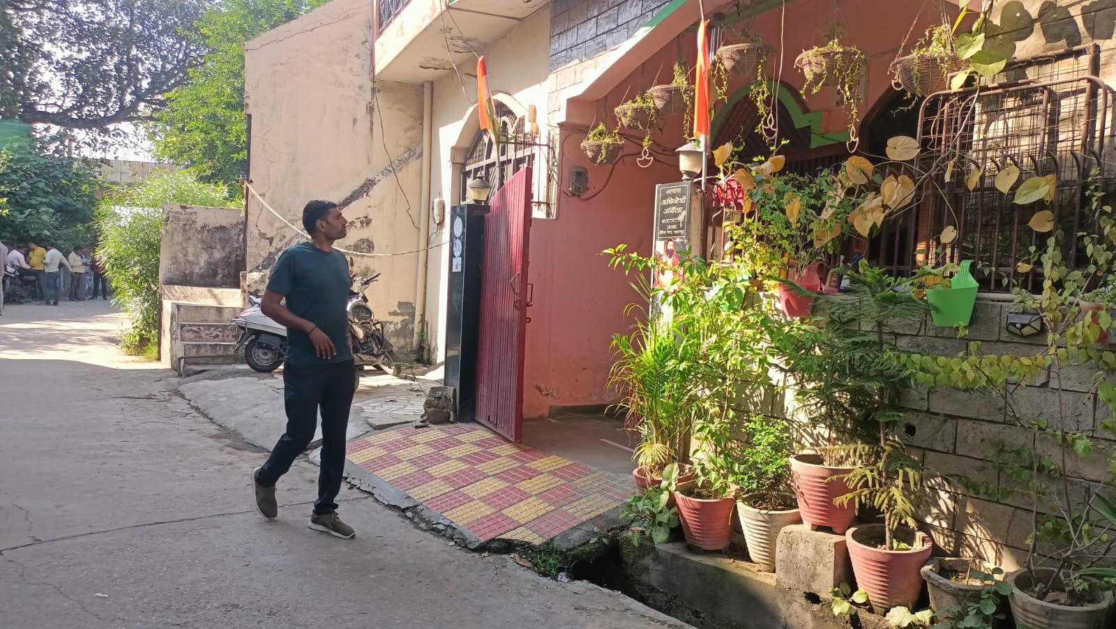 अभिनेत्री उर्मिला के घर पहुंची सीबीआई