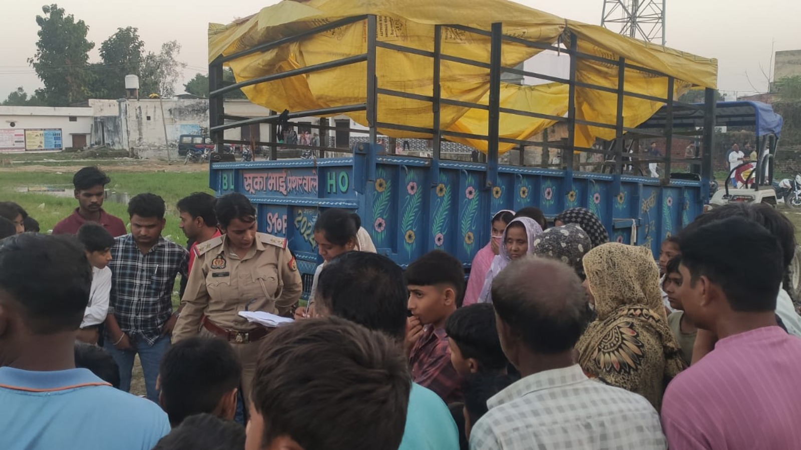 नानी के साथ बैठी आठ वर्षीय अलीना को ट्रैक्टर-ट्रॉली ने कुचला, मौत