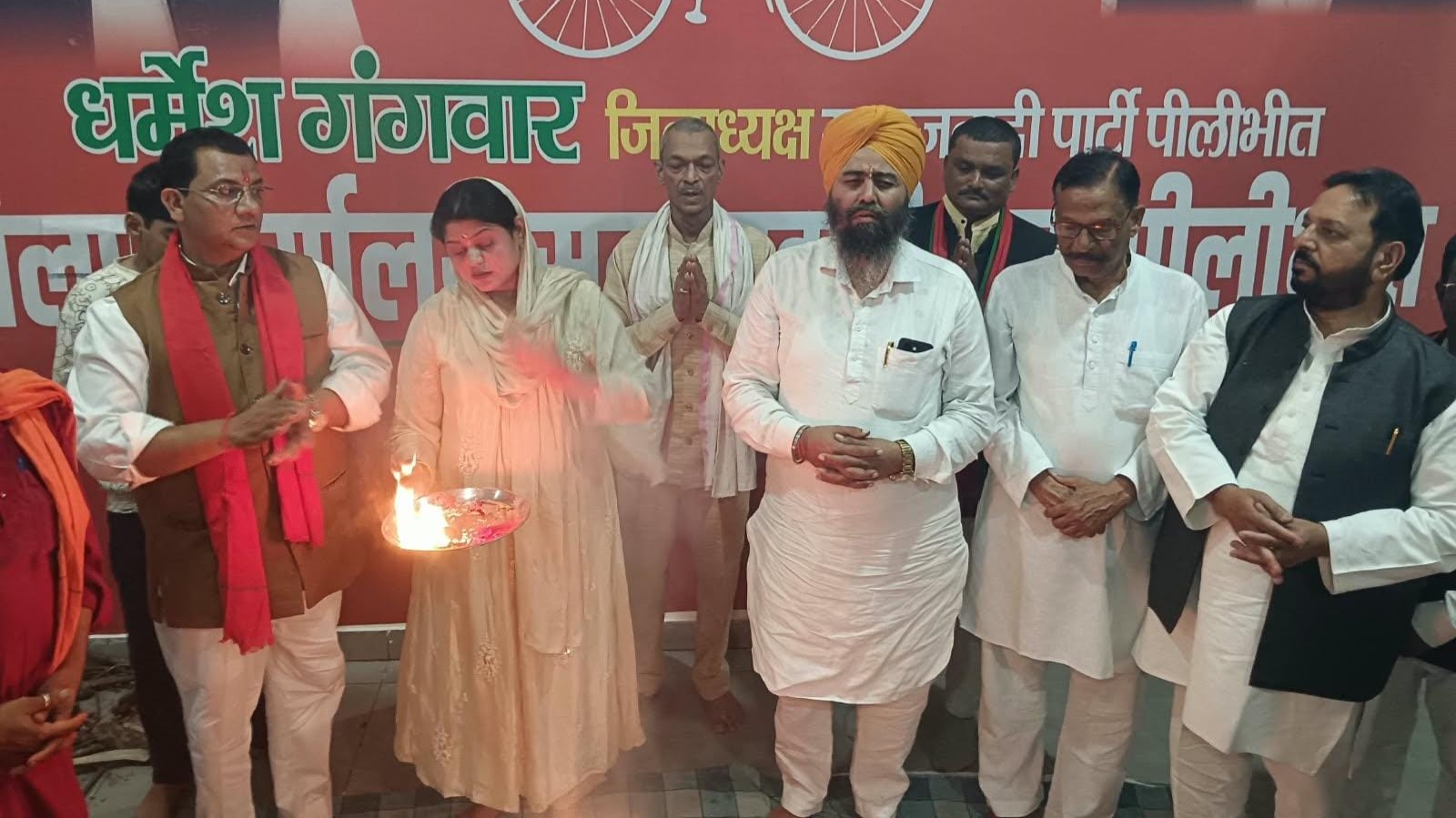 सपा को मिला नया जिला कार्यालय, धर्मेश गंगवार ने किया उद्घाटन