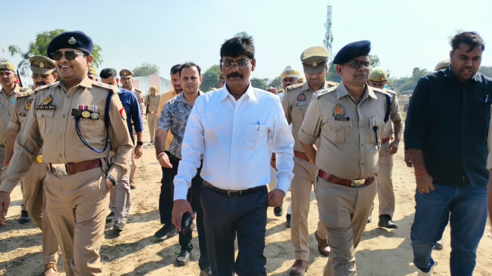 विजयदशमी पर्व के दृष्टिगत जिलाधिकारी ने रावण दहन स्थल का किया स्थलीय निरीक्षण