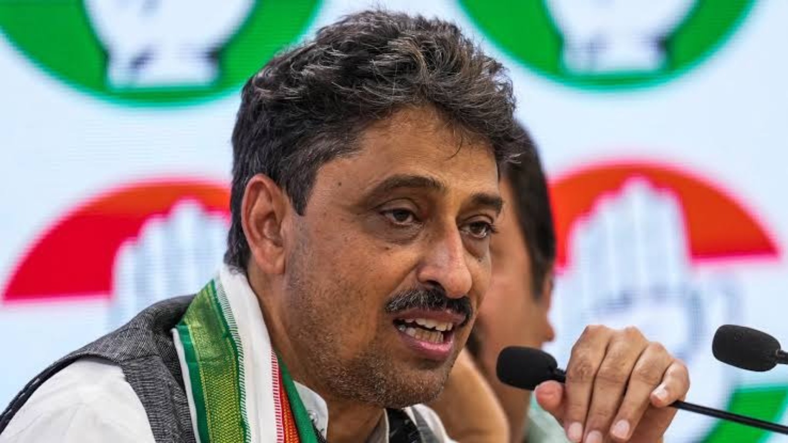 UP Election 2027: अखिलेश के सॉफ्ट हिंदुत्व के बीच इमरान मसूद का ‘वंदे मातरम’ पर दोटूक बयान, बोले- गर्दन कटा दूंगा, लेकिन गाऊंगा नहीं!