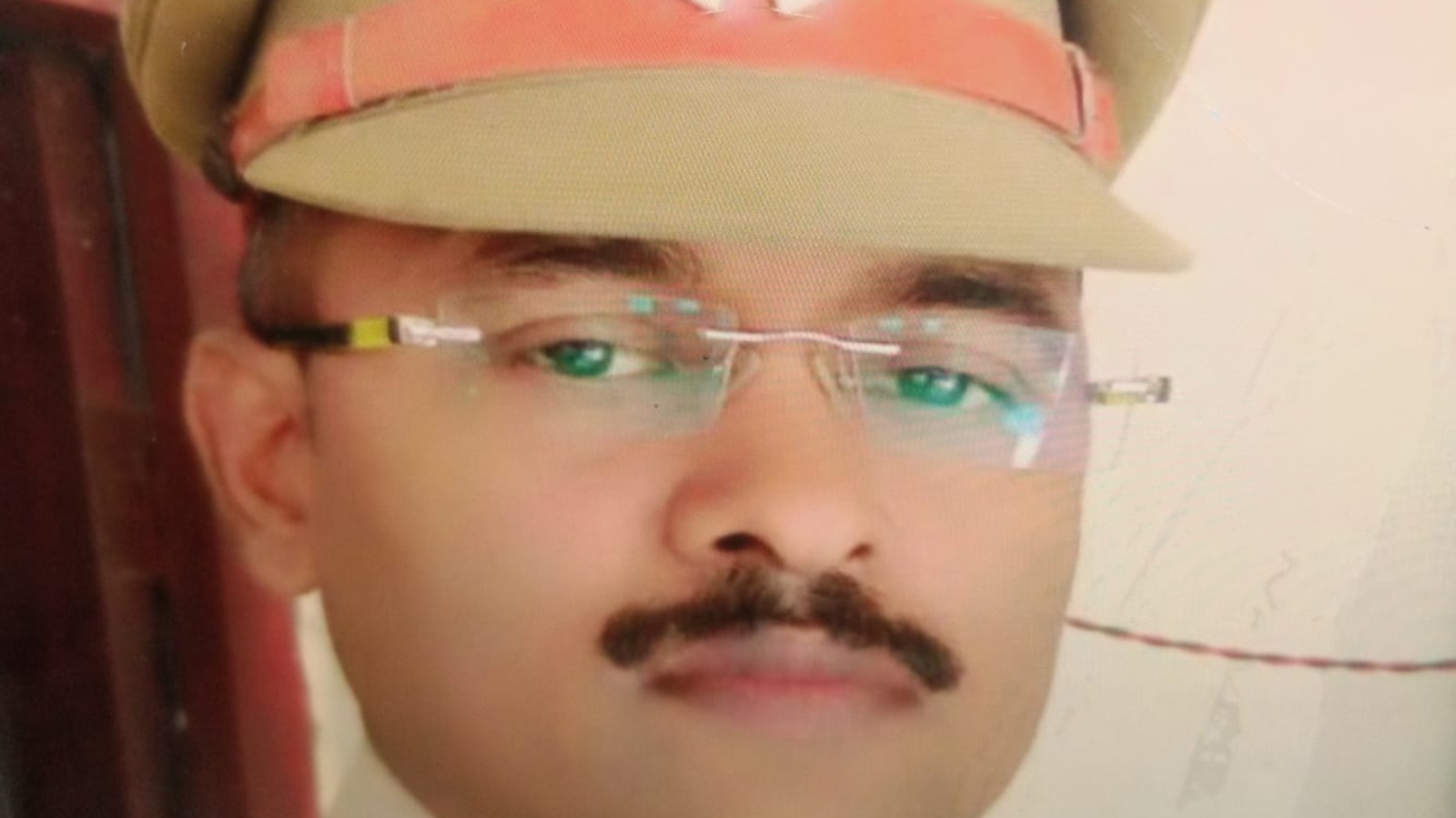 चोरी की बाइक से एटा में 56 लाख की लूट, उन्नाव में तीन दिन तक FIR न लिखने पर चौकी इंचार्ज निलंबित