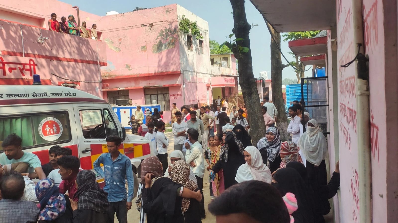 बाइक सवार दंपति को ट्रक ने मारी टक्कर, पत्नी की मौत