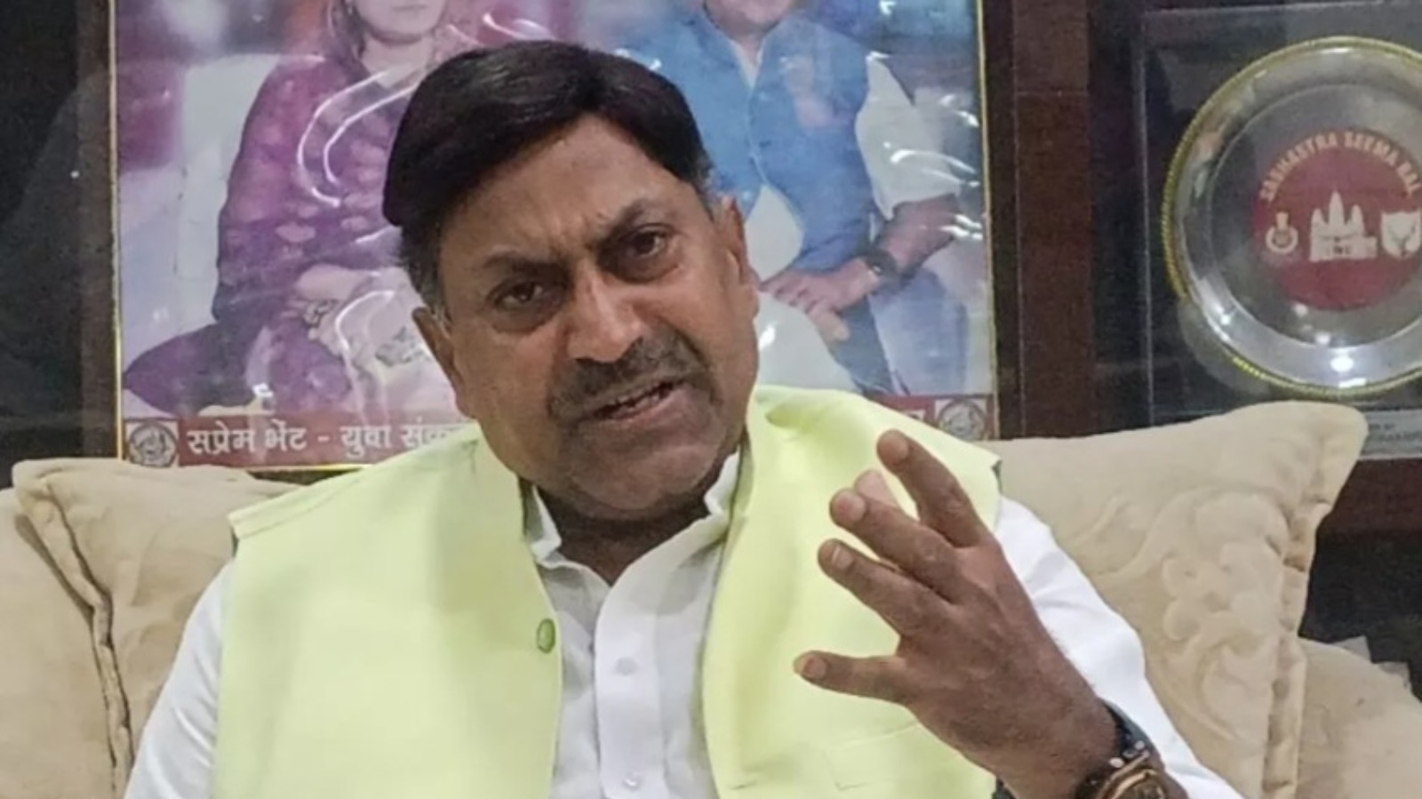 एक बार पुनः कैंपियरगंज से ताल ठोकने की तैयारी में फतेबहादुर सिंह