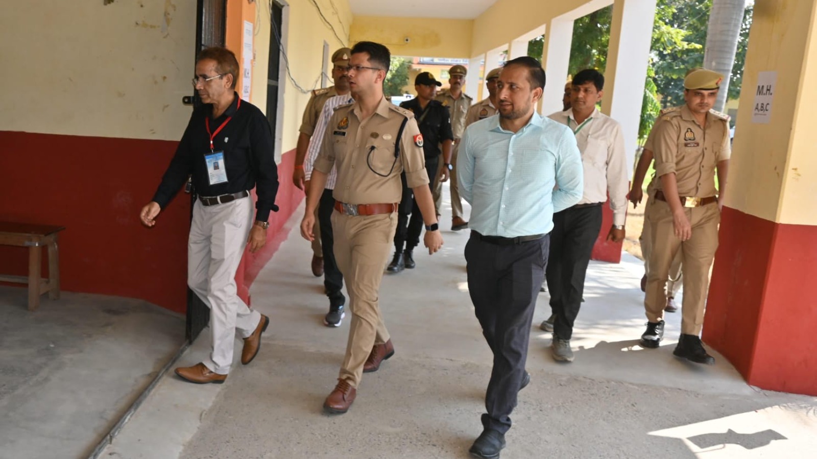 पीईटी 2026: परीक्षा केंद्रों पर डीएम-एसपी ने परखी सुरक्षा व्यवस्था