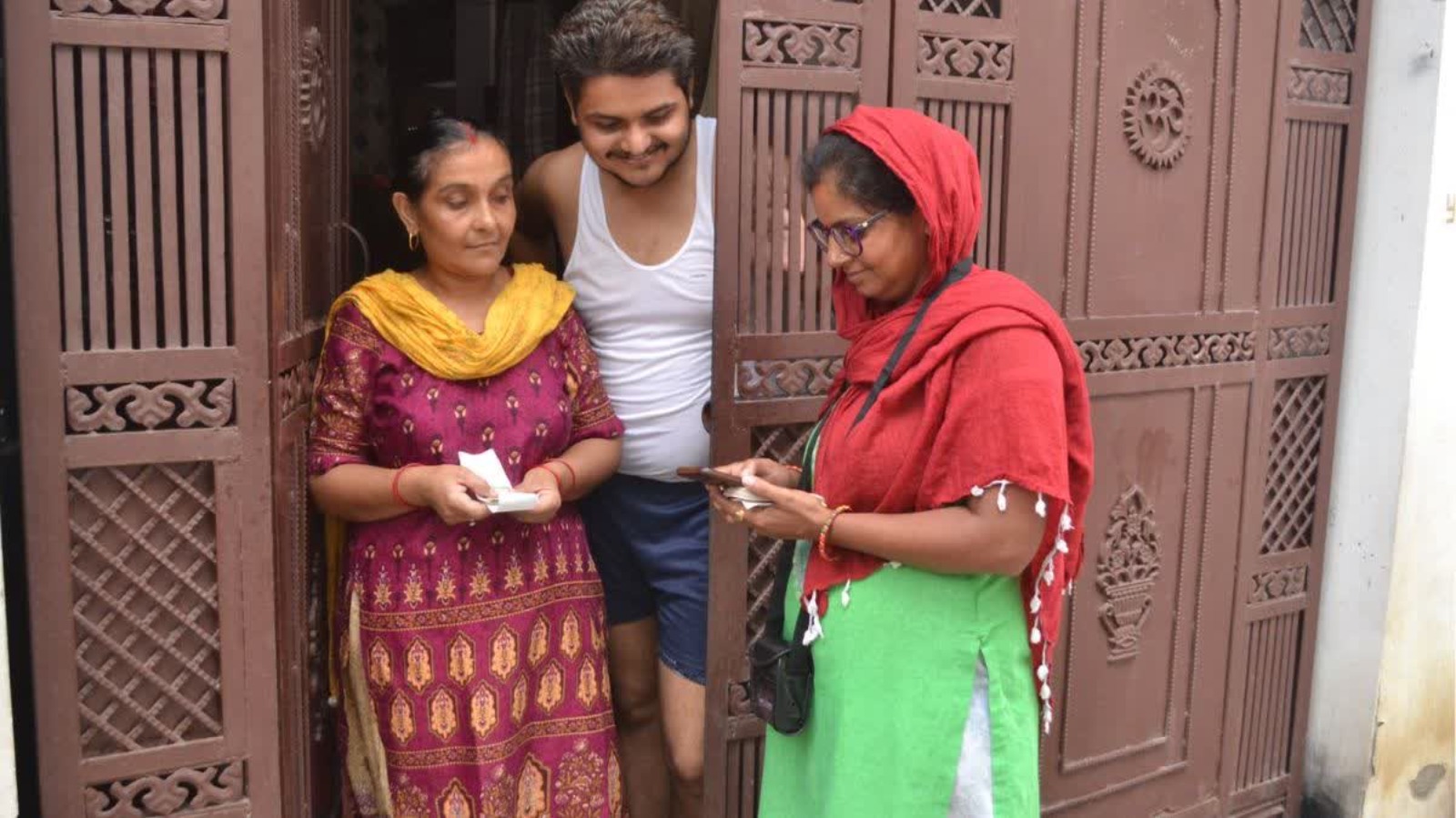 विद्युत सखियों ने जमा कराया रिकॉर्ड 1.80 करोड़ लोगों का बिल