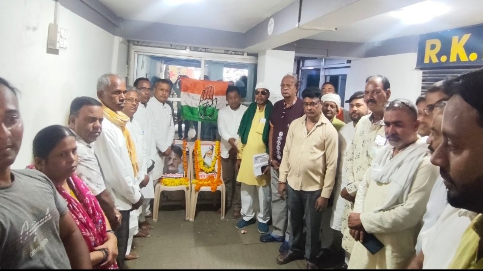 शहर कांग्रेस ने संत महर्षि वाल्मीकि व पत्रकार गणेश शंकर विद्यार्थी की जयंती मनाई