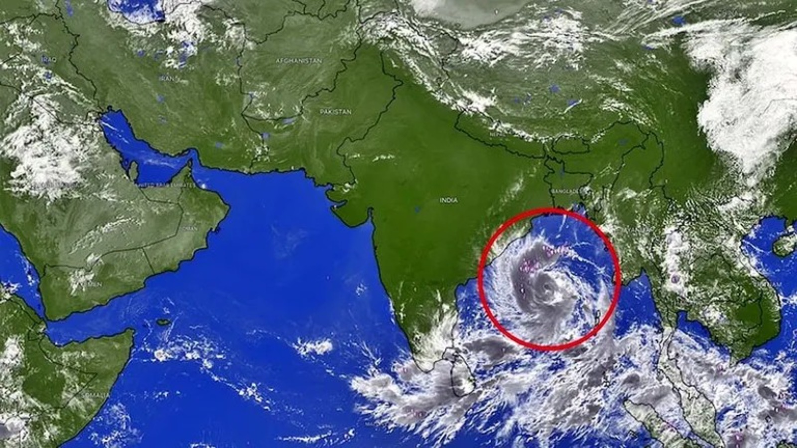 चक्रवात ‘अर्णब’ को लेकर यूपी में अलर्ट, राहत-बचाव की तैयारियों में जुटी योगी सरकार